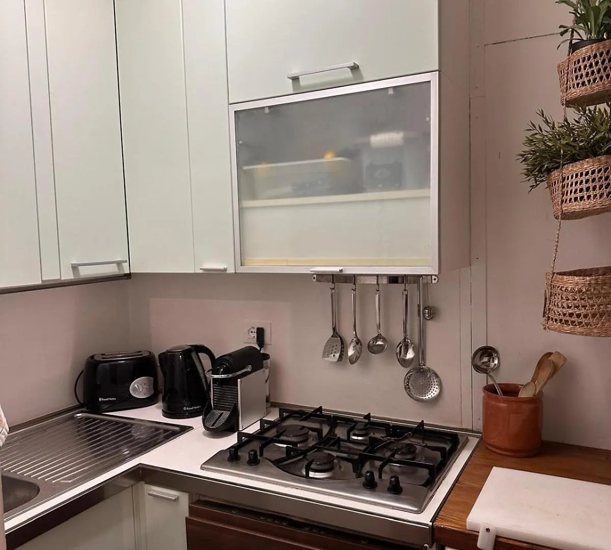 Naviglio Garden Apartment Milan