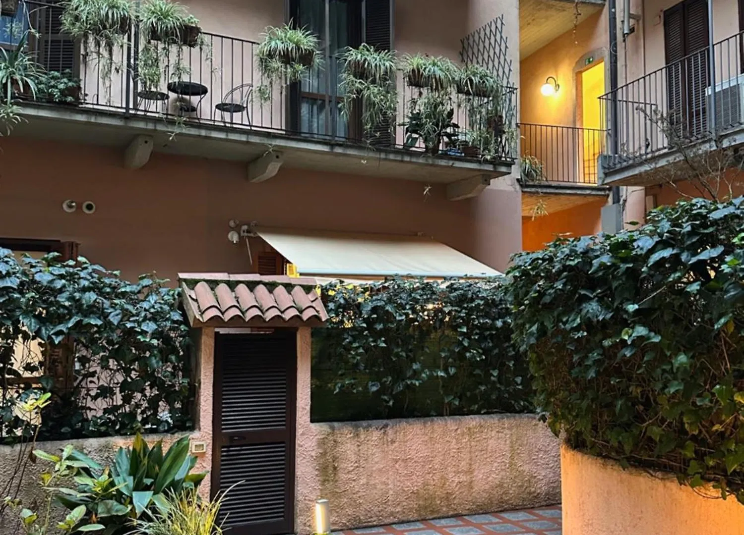 Naviglio Garden Apartment Milan